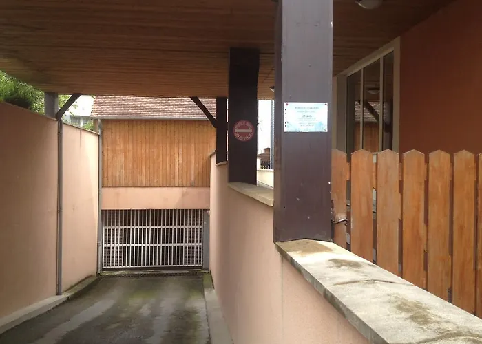 Aux Du Port 아파트